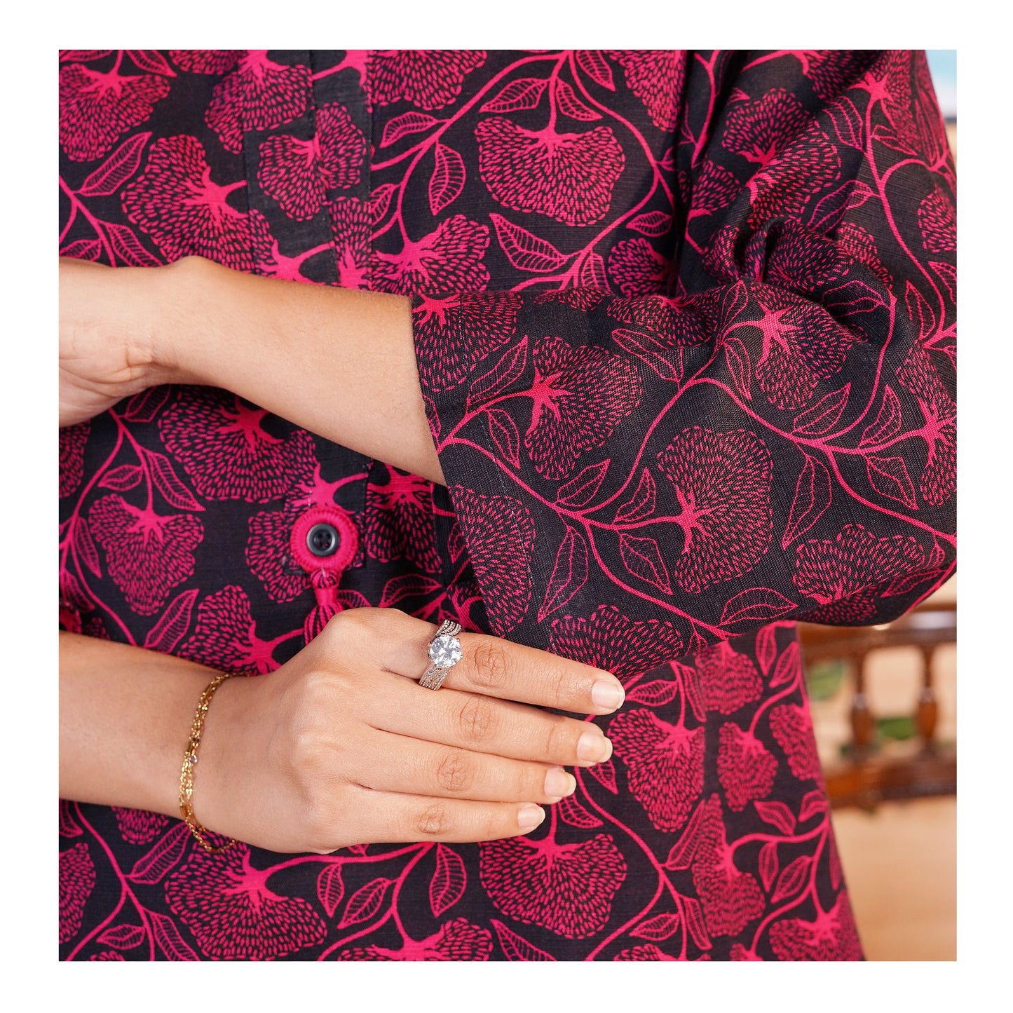 Basix Khaddar Black & Magenta Flora With Tassel, 2-Piece Set, EW-109