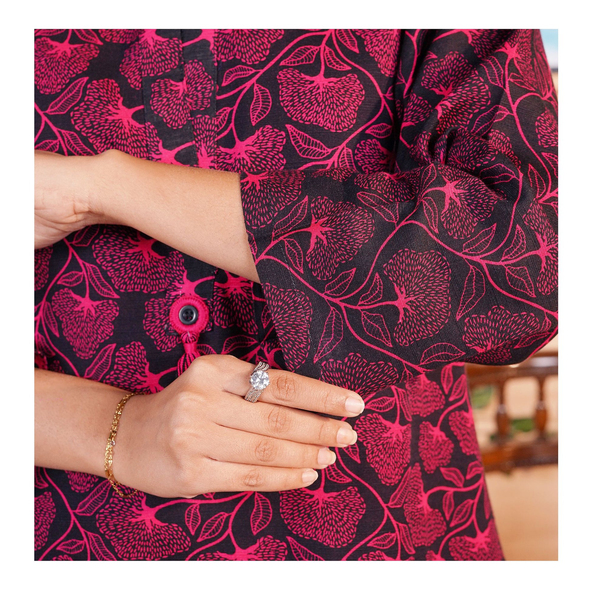 Basix Khaddar Black & Magenta Flora With Tassel, 2-Piece Set, EW-109