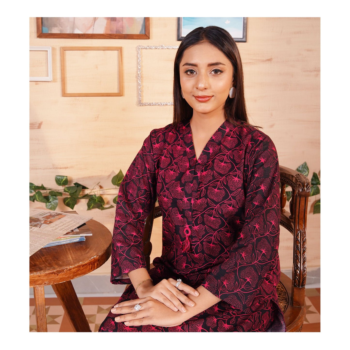 Basix Khaddar Black & Magenta Flora With Tassel, 2-Piece Set, EW-109