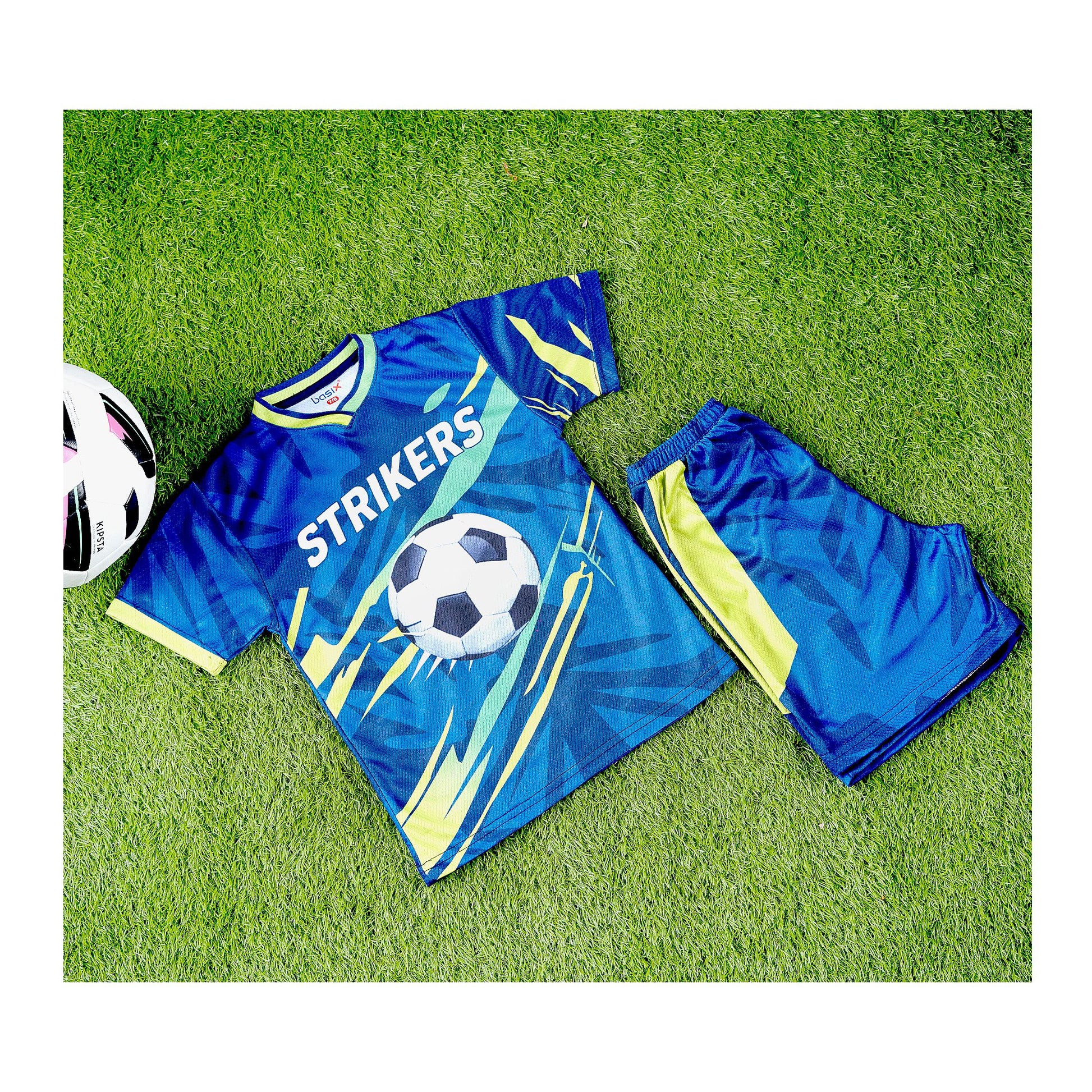 Basix Boy's Football Kits, Navy &amp; White Strikers, 10