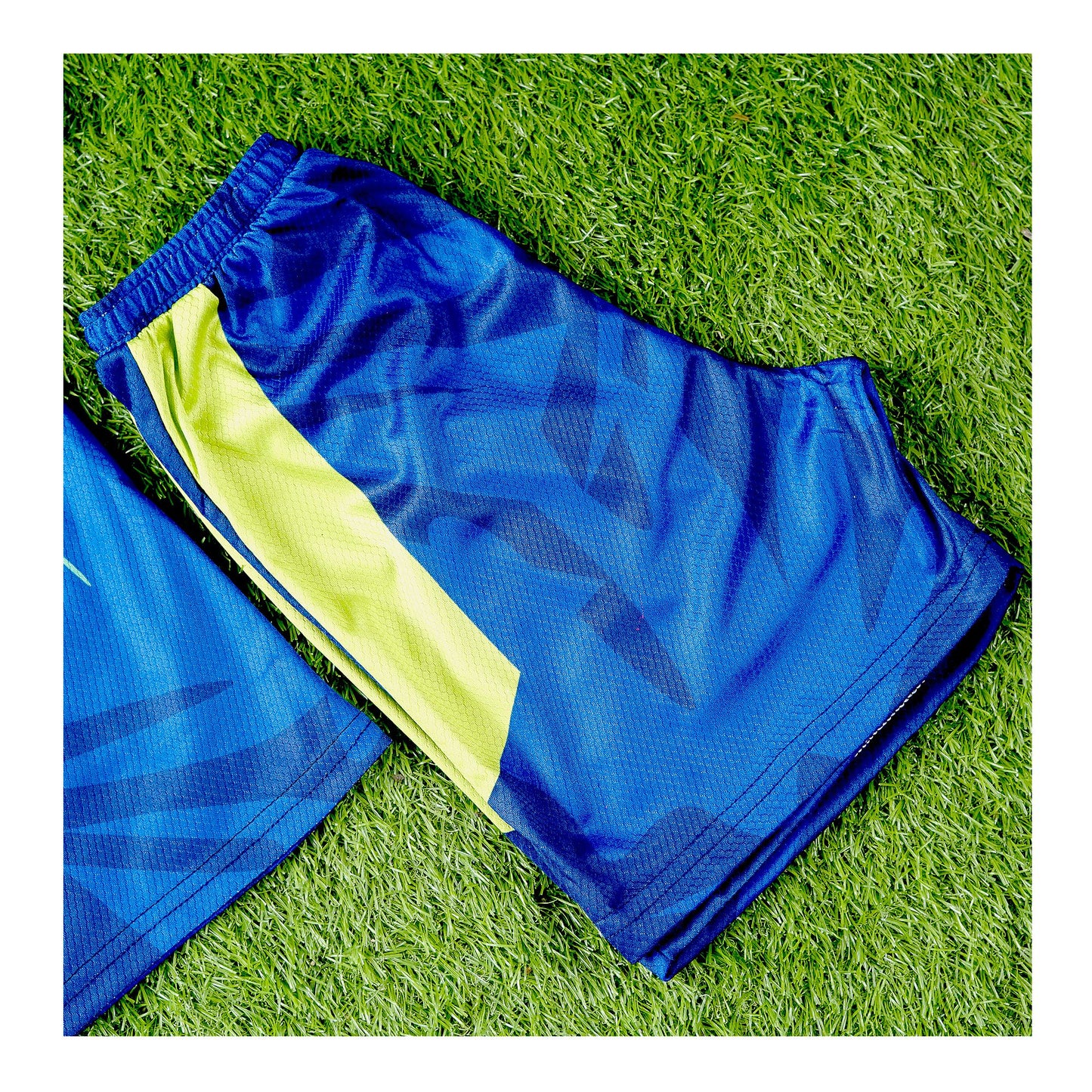 Basix Boy's Football Kits, Navy &amp; White Strikers, 10